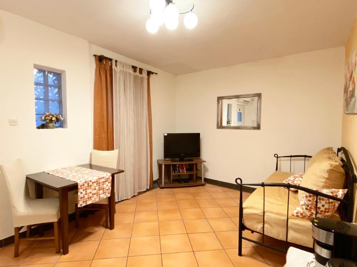 Apt Lavender On Nincevica St- 1 Bedroom Apt 5 Min To The Old Town Of Сплит Экстерьер фото